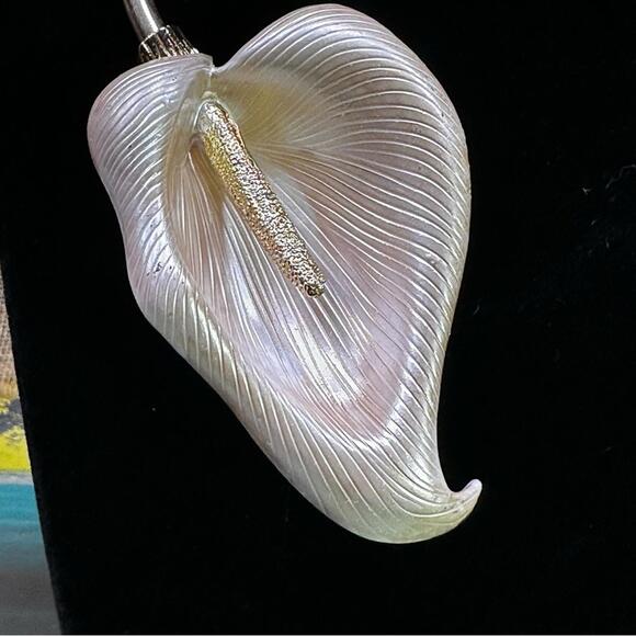 Elegant Calla Lily Flower Open Cuff Design Choker Necklace NWOT - Picture 2 of 8